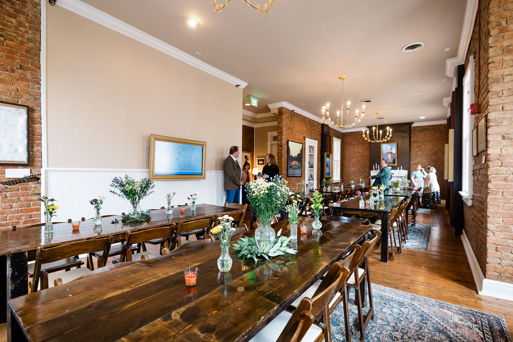 Franklin Theatre dining room set with flowers before the show