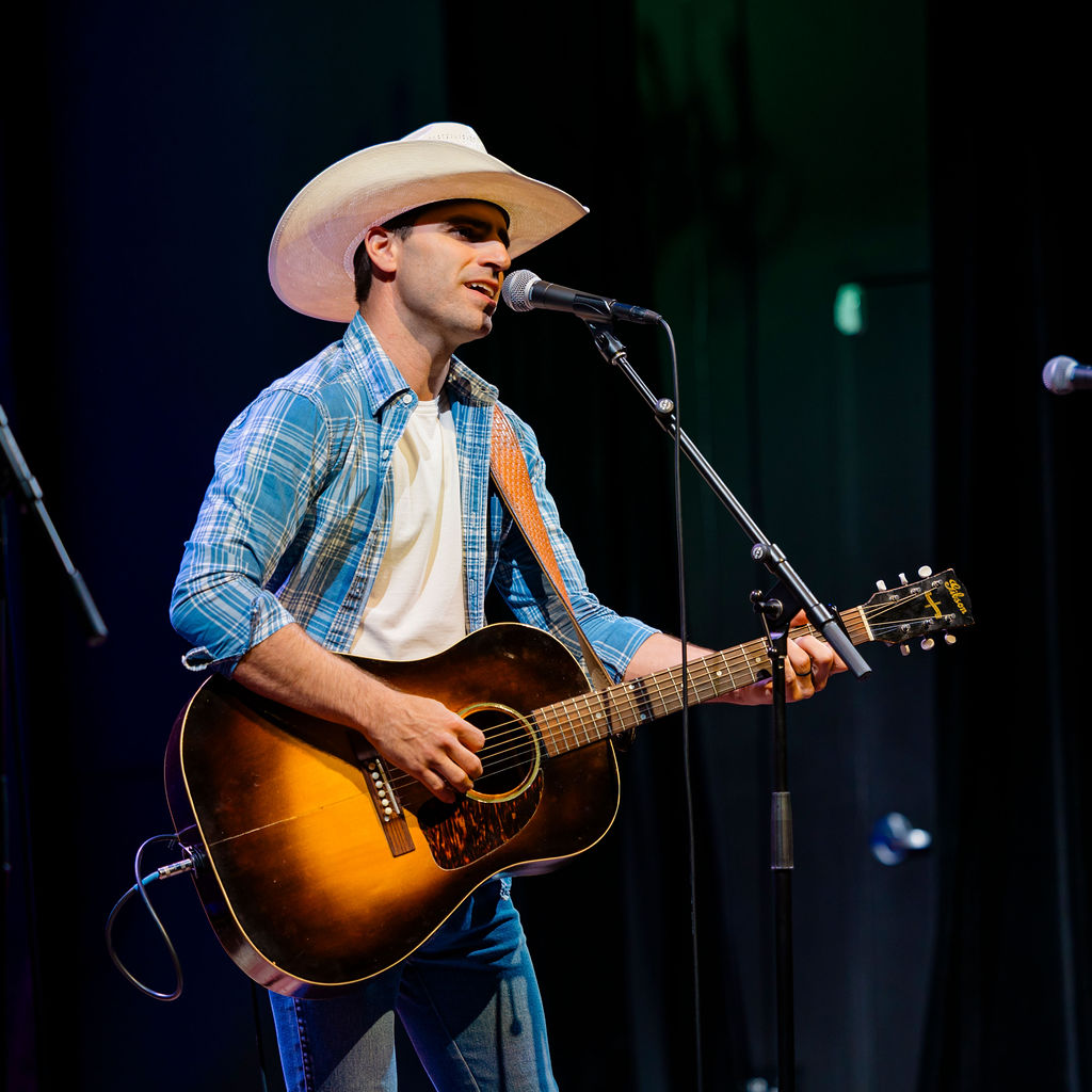 Mitch Rossell performing at a Music Heals Minds fundraiser